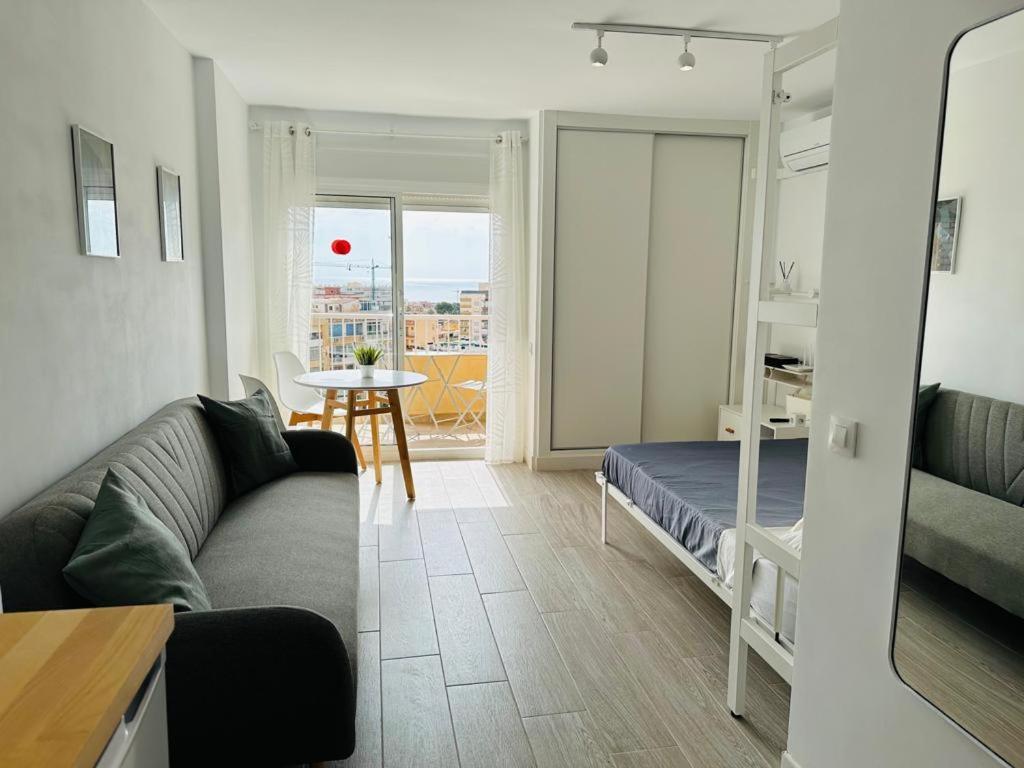 בנאלמדנה Modern White Studio מראה חיצוני תמונה