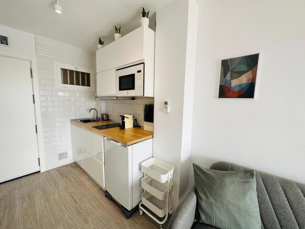 בנאלמדנה Modern White Studio מראה חיצוני תמונה