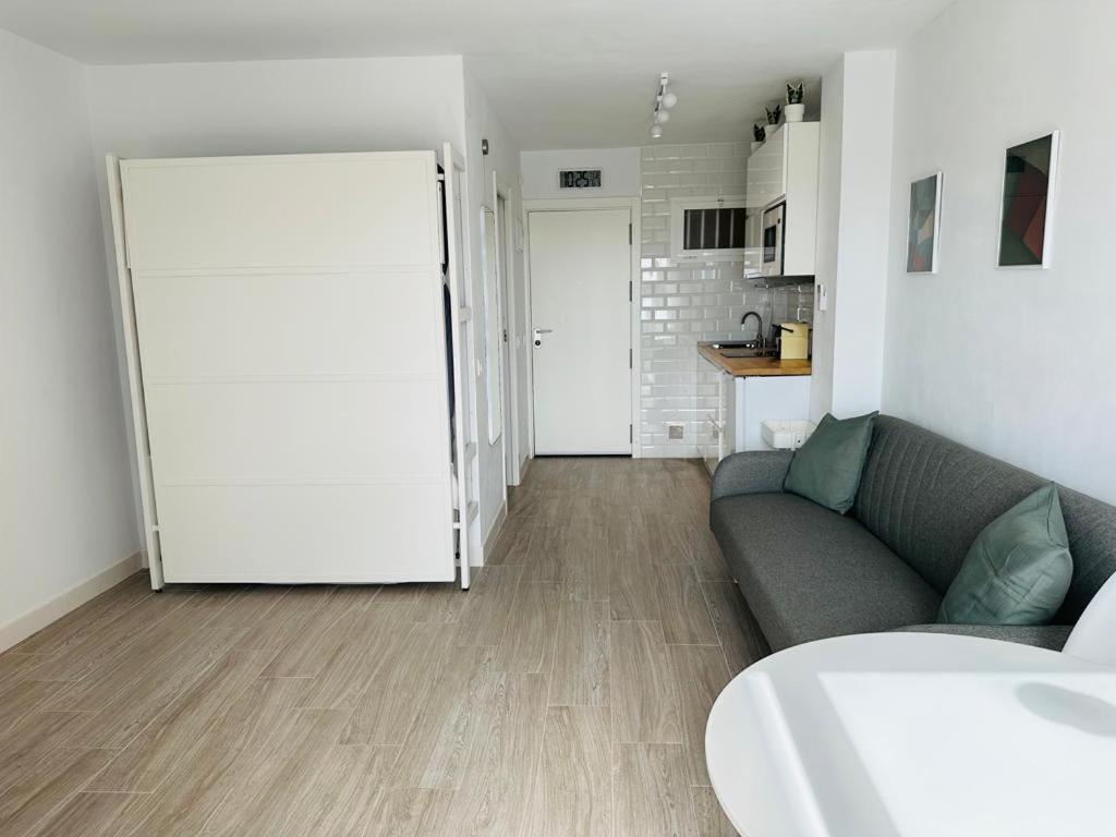 בנאלמדנה Modern White Studio מראה חיצוני תמונה