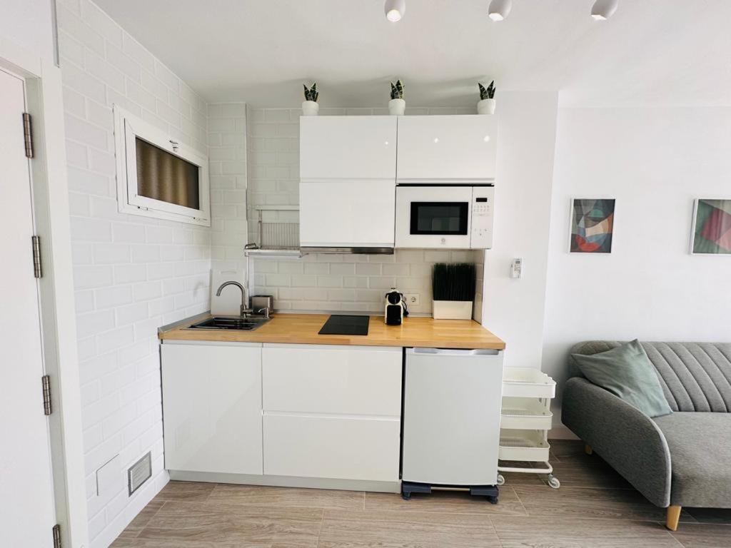 בנאלמדנה Modern White Studio מראה חיצוני תמונה